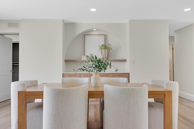 841 SE 5th Ter, Pompano Beach, FL 33060 - dining area featuring recessed lighting, light wood-style flooring, and visible vents
