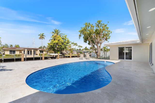 841 SE 5th Ter, Pompano Beach, FL 33060 - outdoor pool featuring fence and a patio