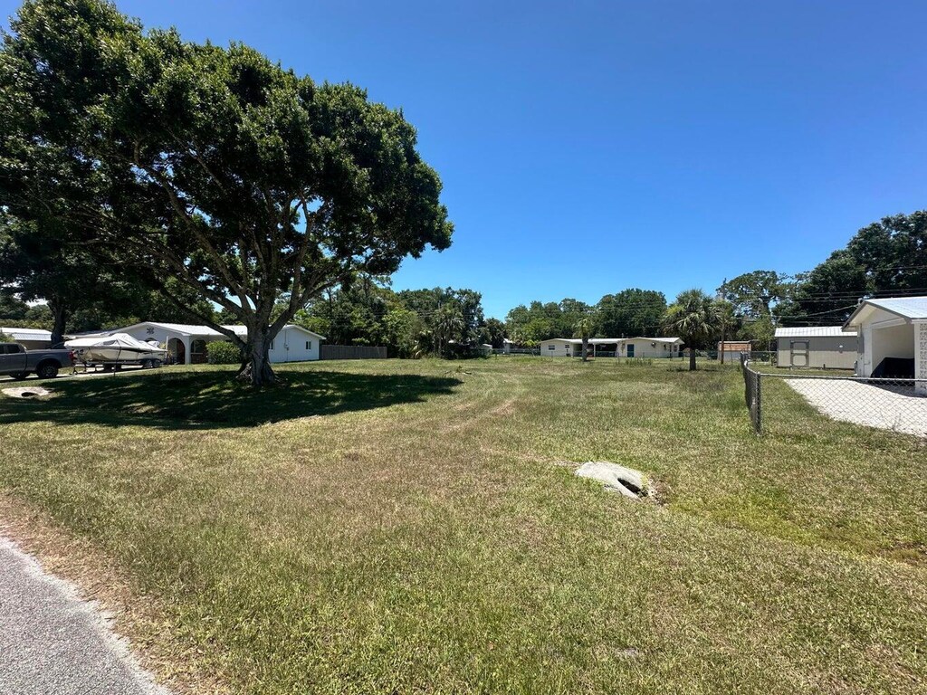 7804 Hibiscus Rd, Fort Pierce, FL 34951