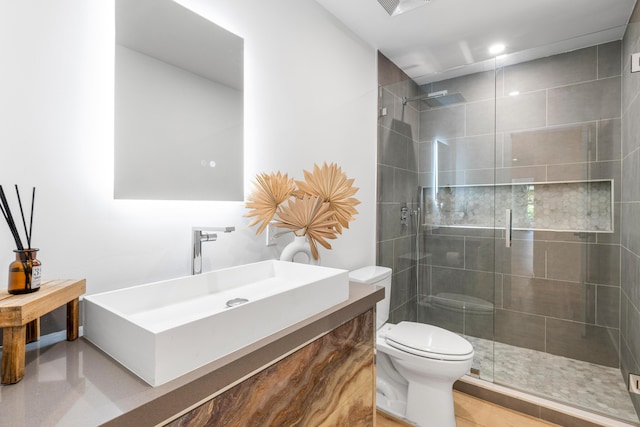 654 Lakewoode Cir W, Delray Beach, FL 33445 - full bath with a stall shower, vanity, and recessed lighting