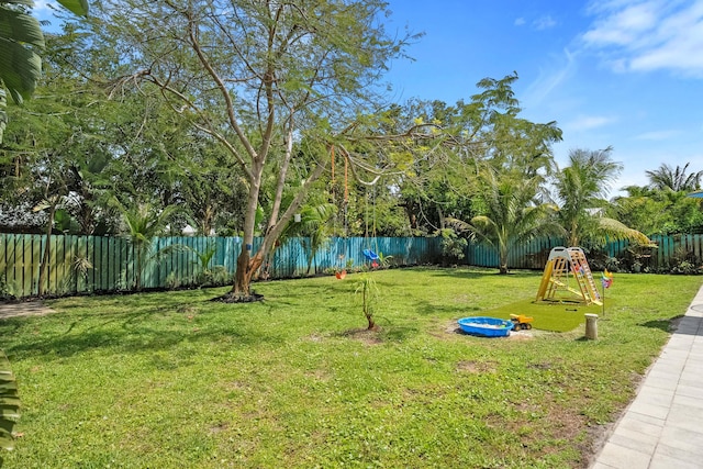 view of yard featuring a fenced backyard