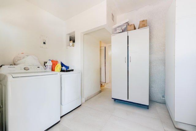 1285 NE 154th St, North Miami Beach, FL 33162 - laundry room featuring independent washer and dryer and light tile patterned flooring