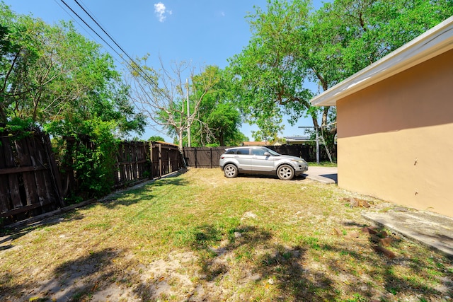 1285 NE 154th St, North Miami Beach, FL 33162 - view of yard