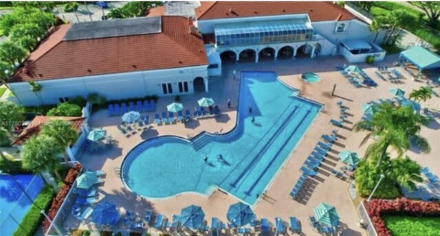 5439 Verona Dr Unit P, Boynton Beach, FL 33437 - view of subject property with a pool