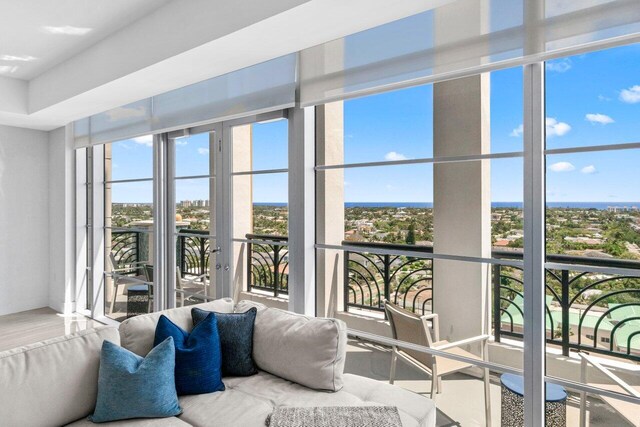 view of sunroom / solarium