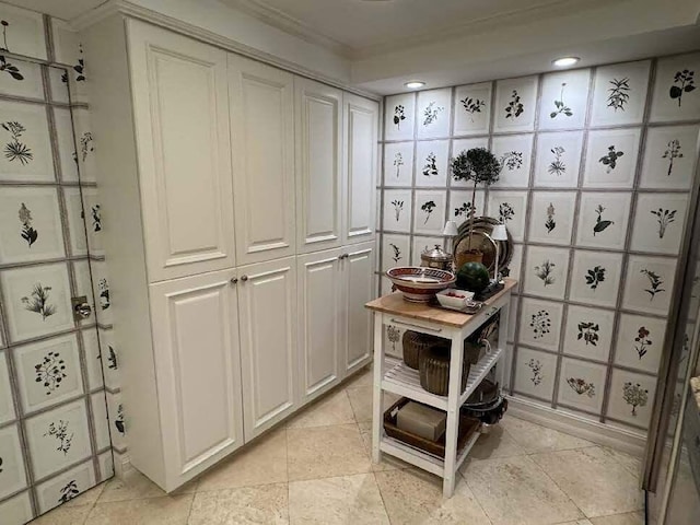434 Chilean Ave Unit 2B, Palm Beach, FL 33480 - view of walk in closet
