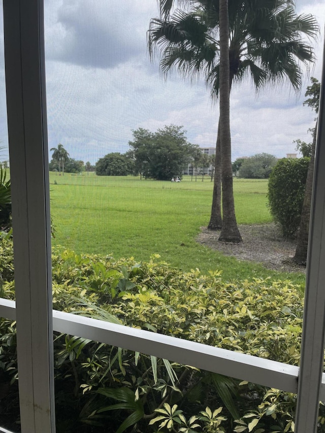 view of yard featuring a rural view