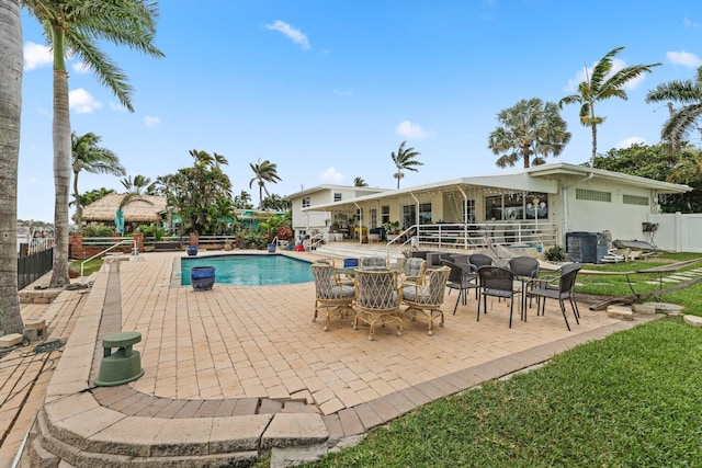 442 SE 17th Ter, Deerfield Beach, FL 33441 - view of swimming pool featuring a patio, a fenced in pool, and fence