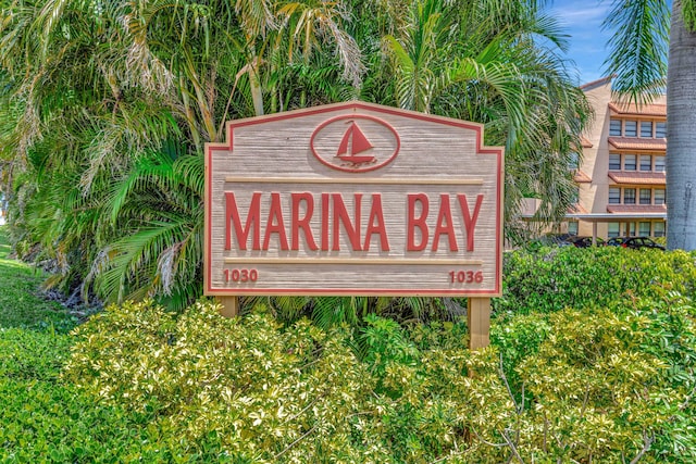 view of community / neighborhood sign