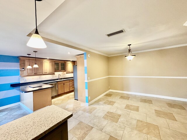 kitchen featuring stainless steel appliances, glass insert cabinets, visible vents, baseboards, and dark countertops