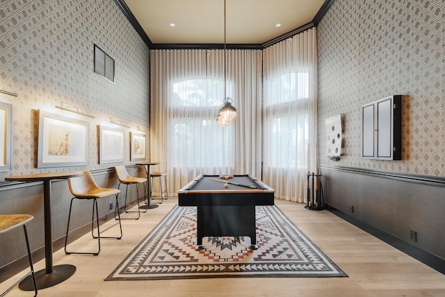 19699 Dinner Key Dr, Boca Raton, FL 33498 - game room with wood finished floors and wallpapered walls