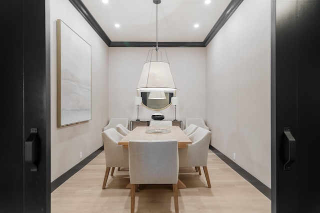 19699 Dinner Key Dr, Boca Raton, FL 33498 - dining space featuring baseboards, crown molding, light wood finished floors, and recessed lighting