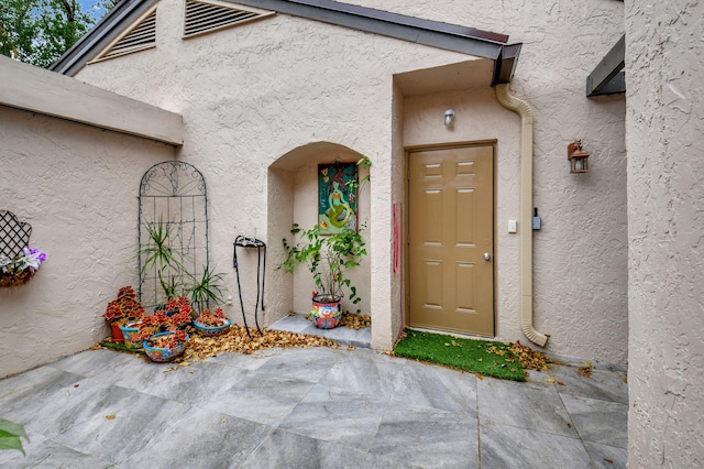 view of exterior entry