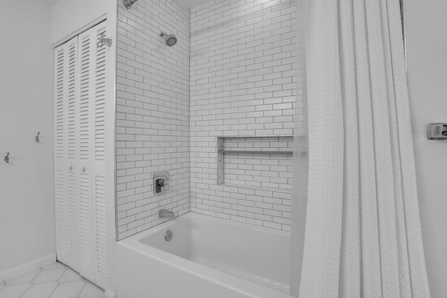 6769 Entrada Pl, Boca Raton, FL 33433 - bathroom featuring shower / bath combination with curtain, tile patterned flooring, and a closet