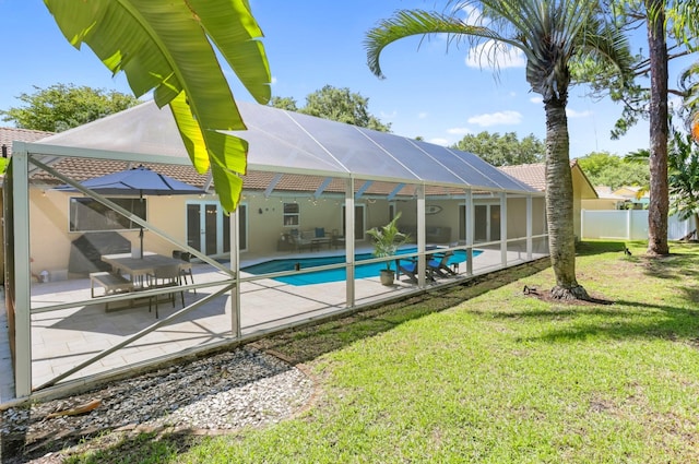 6769 Entrada Pl, Boca Raton, FL 33433 - swimming pool with a patio area and a lanai