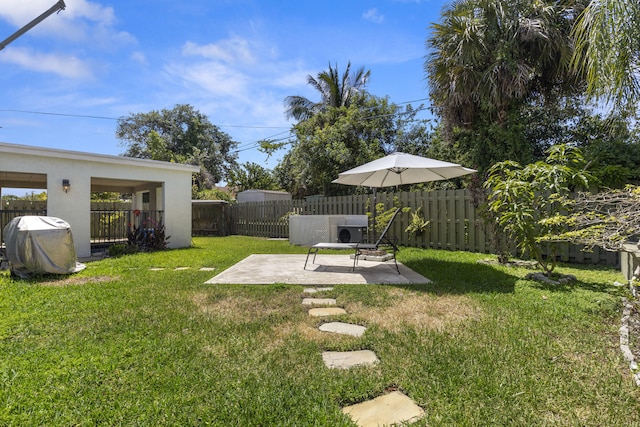 944 Hansen St, West Palm Beach, FL 33405 - view of yard with a patio area