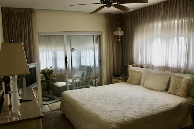 bedroom with ceiling fan