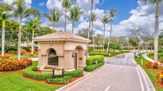 6722 Watertown Dr, Boynton Beach, FL 33437 - view of community featuring a yard