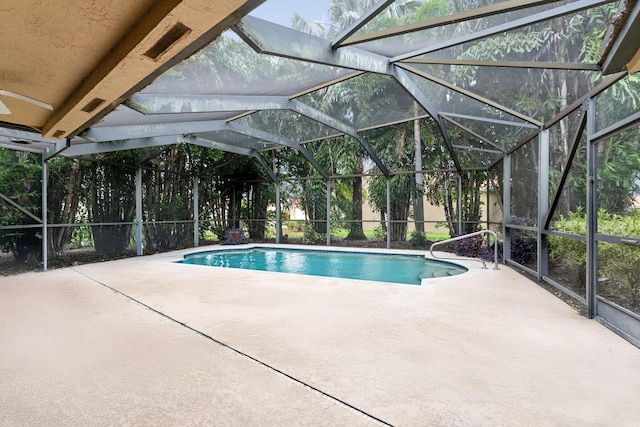 8004 Copenhagen Way, Boca Raton, FL 33434 - outdoor pool with a patio area and glass enclosure