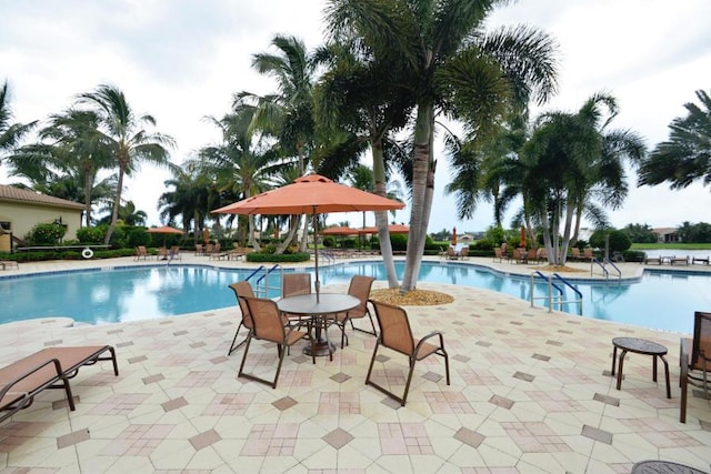 6863 Imperial Beach Cir, Delray Beach, FL 33446 - community pool with a patio