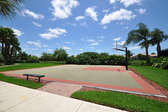 6863 Imperial Beach Cir, Delray Beach, FL 33446 - view of sport court with community basketball court and a yard