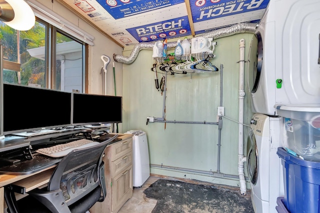 850 Green St, West Palm Beach, FL 33405 - home office featuring stacked washer / dryer