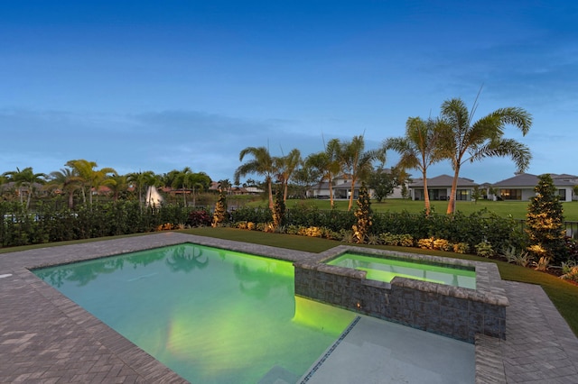 3038 Safflower Cir, West Palm Beach, FL 33401 - view of swimming pool with an in-ground hot tub