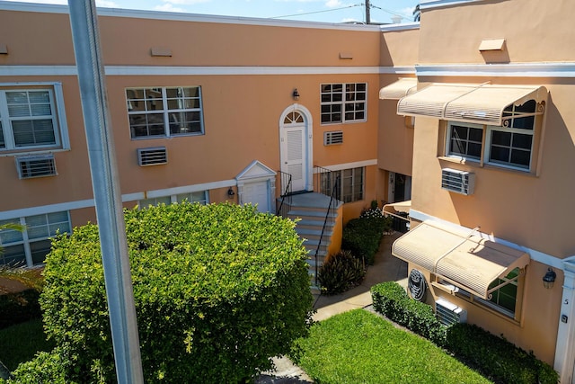 31 S Golfview Rd # 11, Lake Worth Beach, FL 33460 - view of property featuring stucco siding