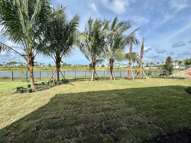 10822 Stellar Cir Unit Renown 26, Palm Beach Gardens, FL 33412 - view of yard featuring a water view