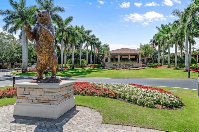20 Lexington Ln W Unit B, Palm Beach Gardens, FL 33418 - surrounding community featuring a yard