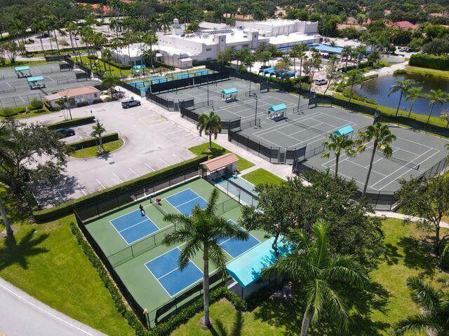 9703 Harbour Lake Cir, Boynton Beach, FL 33437 - aerial view of a pool area