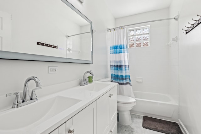 1070 Grove Park Cir, Boynton Beach, FL 33436 - full bath featuring shower / bath combo, a sink, double vanity, and toilet