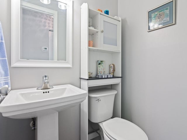 2800 Indian River Blvd Unit F8, Vero Beach, FL 32960 - half bath featuring toilet and a sink