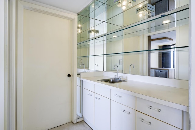529 S Flagler Dr Unit 25F, West Palm Beach, FL 33401 - bar with a sink
