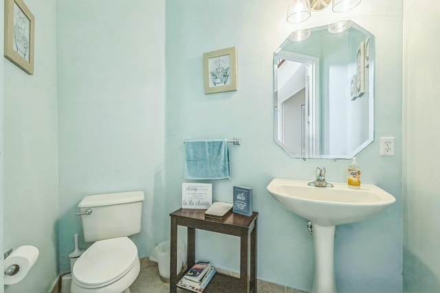694 Cresta Cir, West Palm Beach, FL 33413 - half bath featuring toilet