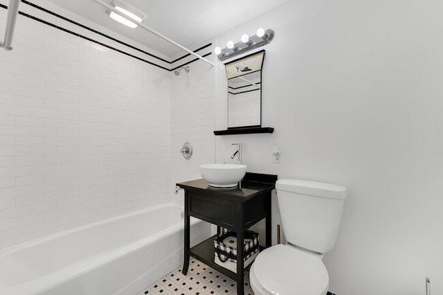 3682 W 2nd Ave, Hialeah, FL 33012 - full bath featuring toilet, shower / bath combination, and vanity