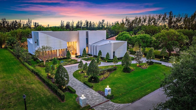 view of aerial view at dusk