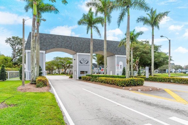 116 Seville D, Delray Beach, FL 33446 - view of road with street lighting and traffic signs