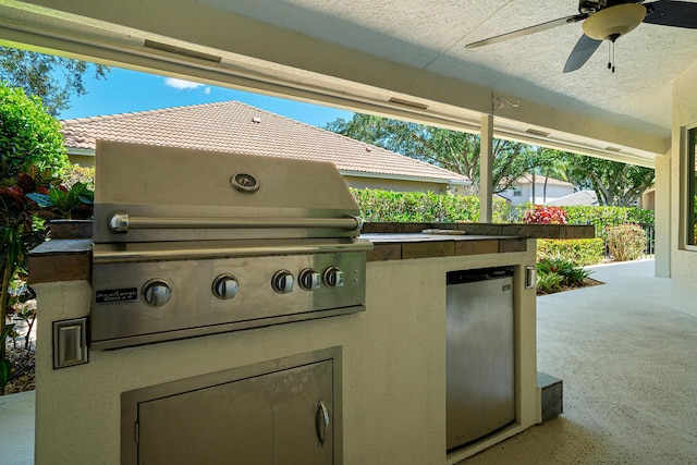 1167 Egret Cir S, Jupiter, FL 33458 - view of patio / terrace with an outdoor kitchen and ceiling fan