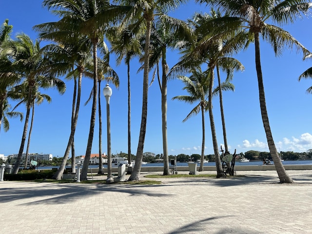 626 33rd St, West Palm Beach, FL 33407 - view of road featuring a water view and street lighting