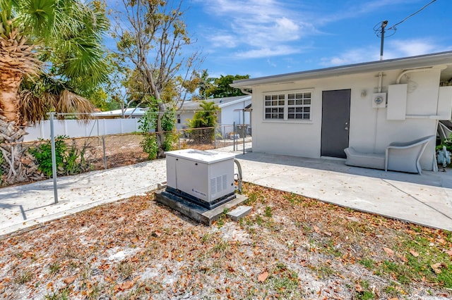 391 SW 2nd St, Boca Raton, FL 33432 - view of yard with a patio area and fence
