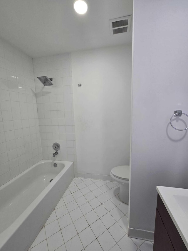 6363 Seven Springs Blvd Unit B, Greenacres, FL 33463 - full bathroom with toilet, tile patterned floors, shower / bathing tub combination, baseboards, and visible vents
