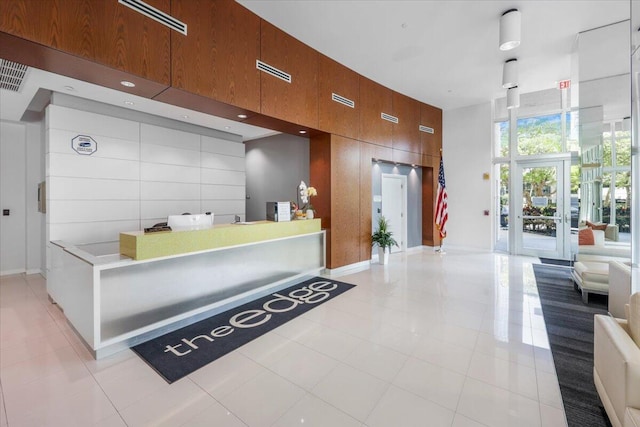 300 S Australian Ave Unit 717, West Palm Beach, FL 33401 - welcome area with a high ceiling