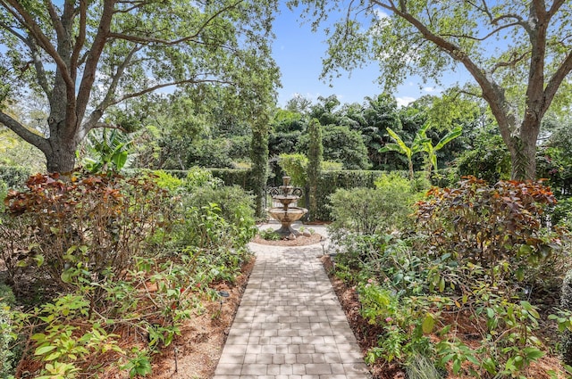 2409 NE 12th St, Fort Lauderdale, FL 33304 - surrounding community featuring fence