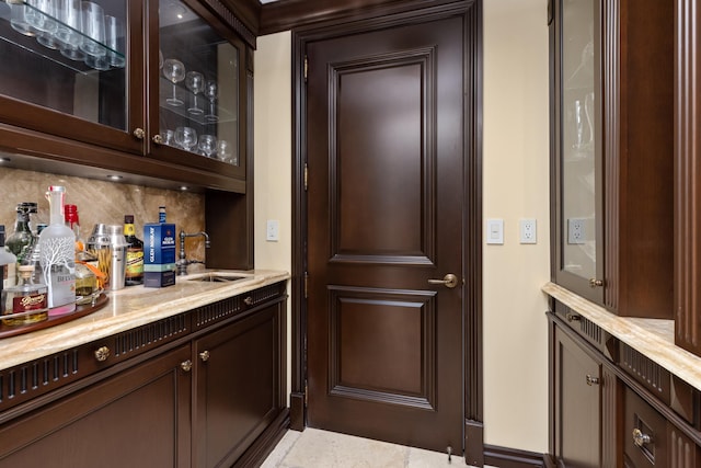 2500 S Ocean Blvd Unit Ph2, Boca Raton, FL 33432 - indoor bar featuring decorative backsplash