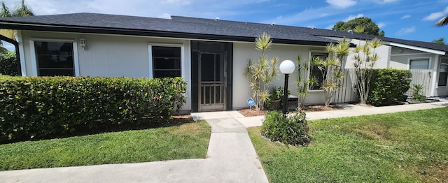 4389 Willow Pond Cir, West Palm Beach, FL 33417 - entrance to property with a lawn