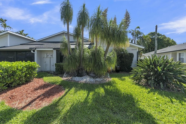 4389 Willow Pond Cir, West Palm Beach, FL 33417 - view of front facade with a front yard