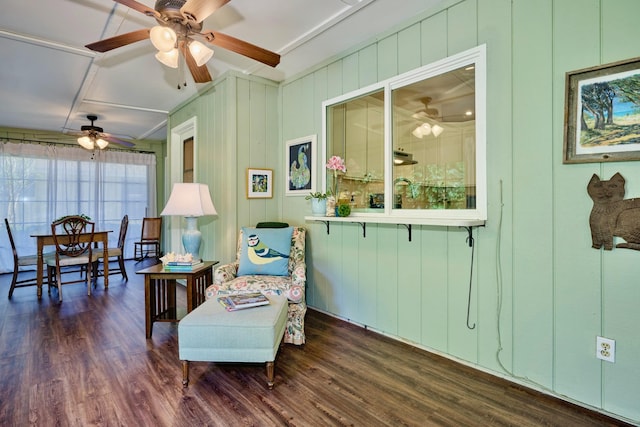 527 10th Ct, Vero Beach, FL 32962 - sitting room featuring a ceiling fan and wood finished floors
