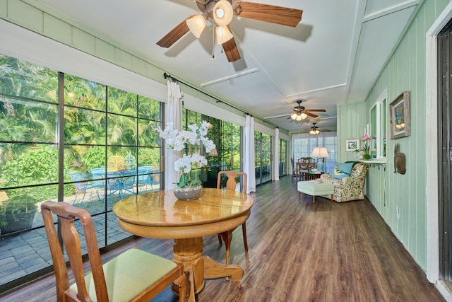 527 10th Ct, Vero Beach, FL 32962 - sunroom / solarium with wood finished floors