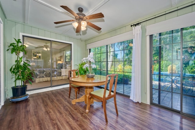 527 10th Ct, Vero Beach, FL 32962 - sunroom featuring wood finished floors